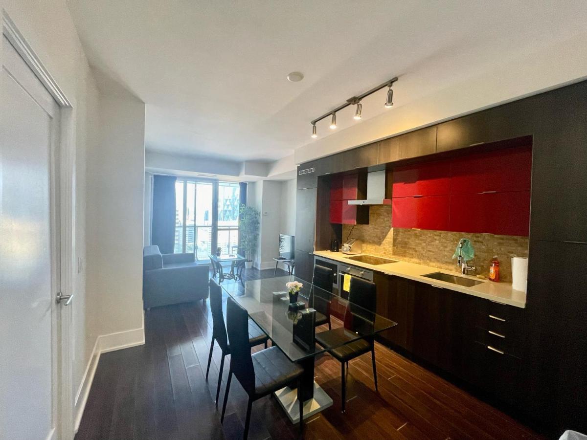 Two Br Two Ba Condo Face To Cn Tower Step To Rogers Centre Toronto Esterno foto